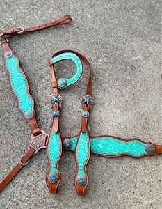 Ensemble de clous de cheval de haute qualité rose vif une oreille Headstall ensemble de collier de poitrine Tack au meilleur prix - Product Image 4