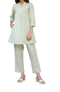 ชุดเดรสแฟชั่นสีเขียวอ่อนสำหรับผู้หญิงชุดเดรสสองชิ้นพร้อมเสื้อคลุมคอวีและกางเกงขากางเกงทรงตรงที่สมบูรณ์แบบสำหรับสวมใส่ในชีวิตประจำวัน - Product Image 3