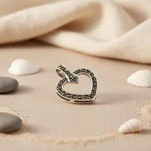 สร้อยคอจี้รูปหัวใจประดับพลอยสีเขียวชุบทอง 18K - สไตล์ศาสนาและของขวัญ - Product Image 2