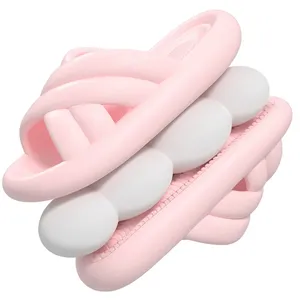 Pantoufles d'été pour hommes pour piscine pantoufles de plage confortables sandales nuage semelle épaisse curseurs en mousse antidérapants pour salle de bain pantoufles de douche pour femmes