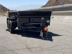 Remolque Volquete Agrícola IronBull con Bomba y Luces LED, Alta Seguridad, Garantía de 3 Años, Motor, Opciones de Múltiples Ejes - Product Image 3