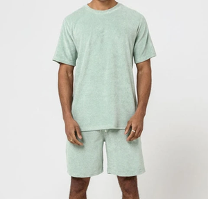 T-shirts et shorts confortables pour hommes ensembles en gros ensembles courts d'été personnalisés pour hommes couleur unie de haute qualité - Product Image 5