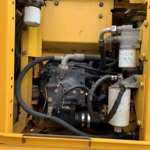 Excavatrice d'occasion Komatsu PC130 de 13 tonnes, de taille moyenne, avec roulement, modèle 2023, équipement fourni avec rapport - Product Image 4