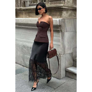 Robe de soirée longue en satin avec détails en dentelle, taille élastique 4057-08 - Product Image 6