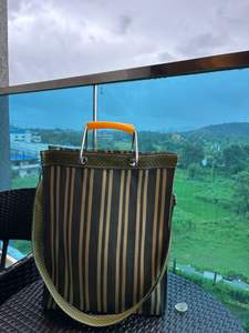 กระเป๋าโท้ทผ้าไนลอนลายขวางเป็นมิตรกับสิ่งแวดล้อมหูหิ้วโลหะวัสดุรีไซเคิลทำจากไนลอนรีไซเคิล - Product Image 6