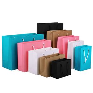 Fabricant de sacs de shopping en papier ivoire écologiques au Vietnam, sacs d'emballage de détail personnalisés imprimés en gros - Product Image 1