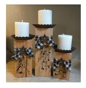 Portavelas de madera de primera calidad para decoración navideña con detalles artesanales e iluminación cálida para un ambiente acogedor - Product Image 1