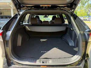 Toyota RAV 4 Prime SE 2024 légèrement utilisée - Product Image 3