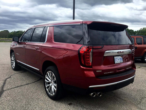 G-M-M-C Yukon X-L Denali 2024, 4x4, Caja de Cambios Automática, Cámara Trasera, Motor Inteligente de 8L, Portaequipajes de Aleación de Aluminio, Autonomía de 601-700 km - Product Image 3