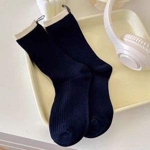 Vente en gros Printemps Automne Femmes Rayé Style Mi-Mollet Slouch Chaussettes Décontractées Mode Chaussettes - Product Image 3
