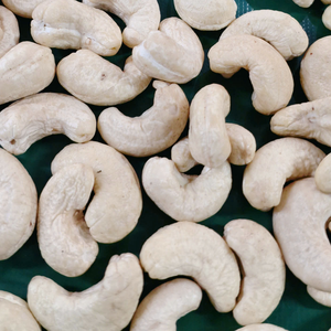 Usine directe Kaju Badam Santigo Vietnam W320 noix de cajou noyau de noix de cajou W320 délai d'exécution court - Product Image 1