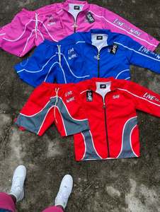 Ensemble survêtement personnalisé deux pièces short Design Streetwear Ensemble survêtement coupe-vent réfléchissant pour homme - Product Image 3