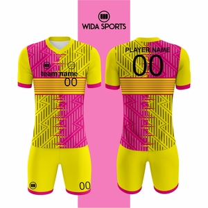 เสื้อฟุตบอลทีมแบบกำหนดเอง พิมพ์ลายด้วยความร้อน 100% โพลีเอสเตอร์ แห้งเร็ว น้ำหนักเบา ระบายอากาศได้ดี ไร้ตะเข็บ คอวี แขนสั้น - Product Image 3