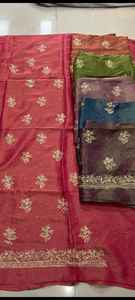 Costumes indiens de créateur modernes non cousus brodés à la main pour femmes pour les fêtes de style traditionnel - Product Image 3