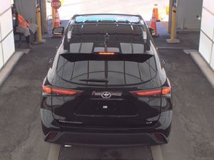 2022 T-oyota Highlander XLE FWD - Product Image 3