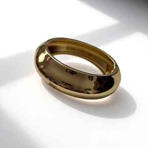 Bracelet en résine fait main dans une teinte de couleur unique, bijoux de mode classiques de la meilleure qualité pour femmes et jeunes filles, modèle style ange - Product Image 3