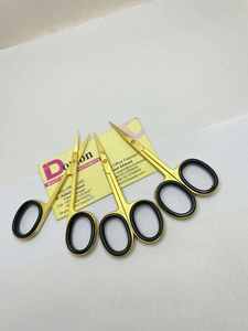 Tijera para uñas de belleza con etiqueta personalizada privada al por mayor, Tijera para manicura de acero inoxidable chapada en oro, Tijera para cutículas de uñas en Pakistán - Product Image 3