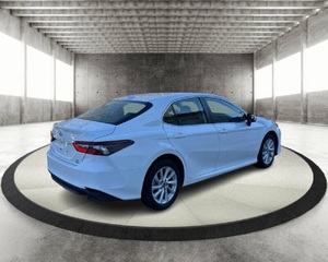 Camry LE AWD 2023 d'occasion de bonne qualité avec faible kilométrage - Product Image 3
