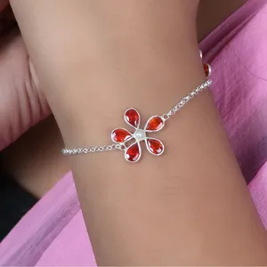 สร้อยข้อมือเงินแท้ 925 สำหรับผู้หญิง ประดับพลอยโกเมน ดีไซน์ดอกไม้ แฟชั่นแบบโซ่และแบบลิงค์ - Product Image 3