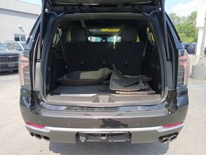 Vente aux enchères 2025 Chevrolet Suburban High Country SUV Noir Véhicule de Luxe Grand Format - Product Image 6