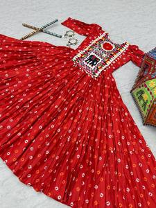 ชุด Anarkali ผ้าไหมหนักพิมพ์ลาย badhani จากแบรนด์ล่าสุด - Product Image 3