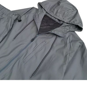 Vente en gros Ensemble coupe-vent personnalisé pour hommes Ensemble confortable en nylon léger et respirant pour hommes - Product Image 5