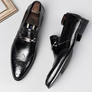 Chaussures brogues en daim souple avec bords perforés et semelle légère, chaussures décontractées pour hommes, chaussures tendance - Product Image 1