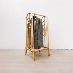 Rails de suspension pour vêtements de bébé supports de cintre en bois de rotin nouveau design porte-vêtements naturels pour magasin et usage domestique - Product Image 5