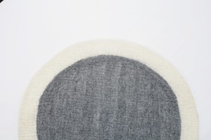 Lit de couchage pour chien en laine feutrée écologique fait à la main motif solide tapis uni tapis pour animaux de compagnie décors de sol uniques pour animaux de compagnie - Product Image 3