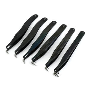 Pince à cils de haute qualité pour extensions de cils, à pointe en fibre à 90 degrés, avec poignée ergonomique antidérapante, pour volume russe - Product Image 1