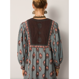Vestido Allegra Estilo Boho en Color Ceruleo Niebla, Cuello en V, Cintura Natural, Silueta Holgada, Tejido de Tela Tejida con Estampado Floral, Transpirable para el Tiempo Libre - Product Image 3