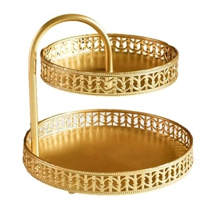 Bandejas para servir de 2 niveles de color dorado de forma redonda hechas de metal, accesorios de cocina, vajilla, bandeja de uso recién llegada disponible aquí - Product Image 1
