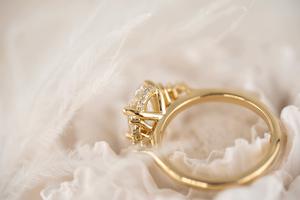 Corte ovalado 10x8 Anillo de compromiso de tres piedras Moissanite Oro Plata Lado Marquesa Mujer Joyería DE BODA OEM - Product Image 4