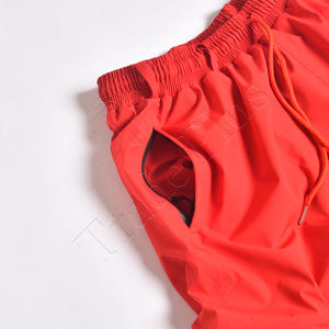 Pantalon de neige rouge en vente chaude avec doublure chaude et douce coupe-vent, taille à cordon de serrage, poche cargo, évents et coupe ample supplémentaire - Product Image 4