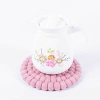 Sous-plat en feutre de laine rose fait main, écologique, sur mesure, style minimaliste, pour usage domestique, résistant à la chaleur, en stock