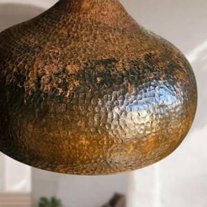 Lámpara colgante de cobre pulido, accesorio de techo elegante para pasillos o entradas, disponible en venta al por mayor - Product Image 3