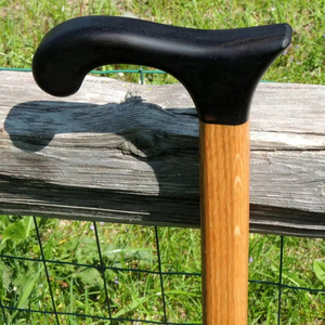 Precio DECOR Bastón de madera ajustable con múltiples nudos Bastón de madera fuerte para ancianos por Standard International - Product Image 1