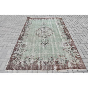 Tapis turc vintage 5.5x8,9 pieds vert marron tissage plat en laine avec motif patchwork pour les décorations de salon ou le couloir - Product Image 1