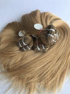 Vente en gros de haute qualité 20 ''Faisceaux droits Remy Wefted Indian Temple Couleur brute Extensions de cheveux humains Cuticule dessinée simple - Product Image 5