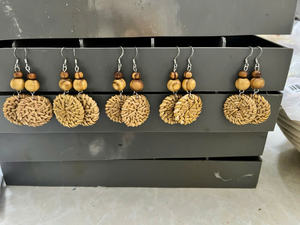 Pendiente de ratán bohemio para damas Accesorio de verano hecho a mano para ropa de playa y regalos de moda Listo para la venta - Product Image 6