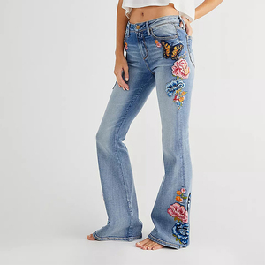 Pantalones acampanados de mezclilla de mujer hechos a medida OEM al por mayor de tendencia superior con pantalones transpirables de secado rápido de material de alta calidad - Product Image 4