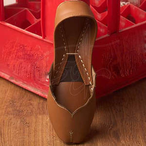 Calzado Impermeable de Alta Calidad, Khussas de Cuero, Diseño Moderno, Ligero, para Todas las Temporadas, en Existencia - Product Image 5