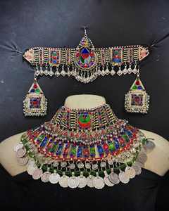 Parure de bijoux pour femme en acier inoxydable, design artisanal, idéale pour les fêtes, mariages et tenues traditionnelles. - Product Image 3