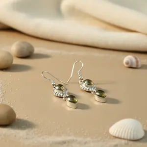 Boucles d'oreilles pendantes en argent sterling 925 avec pierre précieuse verte plaquée or et diamant pour mariage ou fête, bijoux chrétiens - Product Image 2