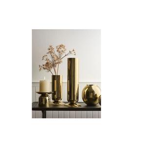 Nouveau vase à fleurs décoratif en aluminium doré de style élégant pour la décoration intérieure - Product Image 3