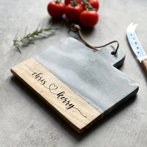 Tabla de cortar de mármol hecha a mano de forma cuadrada con utensilios de cocina, tabla de cortar de queso y frutas personalizada - Product Image 3