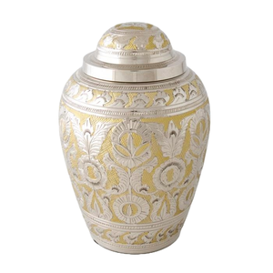 Urna Funeraria Estilo Americano con Manos en Oración, en Bronce Dorado, para Cenizas de Adultos, Duradera y de Calidad Confiable - Product Image 6
