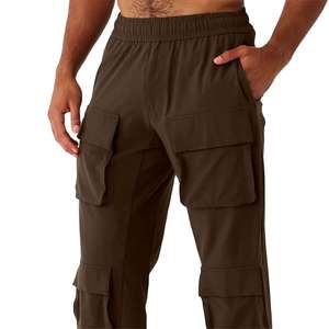 Pantalons Ripstop polyvalents pour hommes avec des fonctionnalités convertibles, se transforme facilement en shorts, équipés d'une fermeture éclair sécurisée - Product Image 1