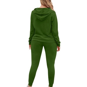 Conjunto de chándal personalizado de 2 piezas para mujer Jogger fabricado al por mayor con Sudadera con capucha de gran tamaño y pantalones de chándal de longitud corta - Product Image 6