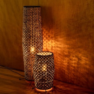 Lampe de table de chevet tissée à la main pour décoration de chambre à coucher de luxe lampadaire design personnalisé en jacinthe d'eau - Product Image 3